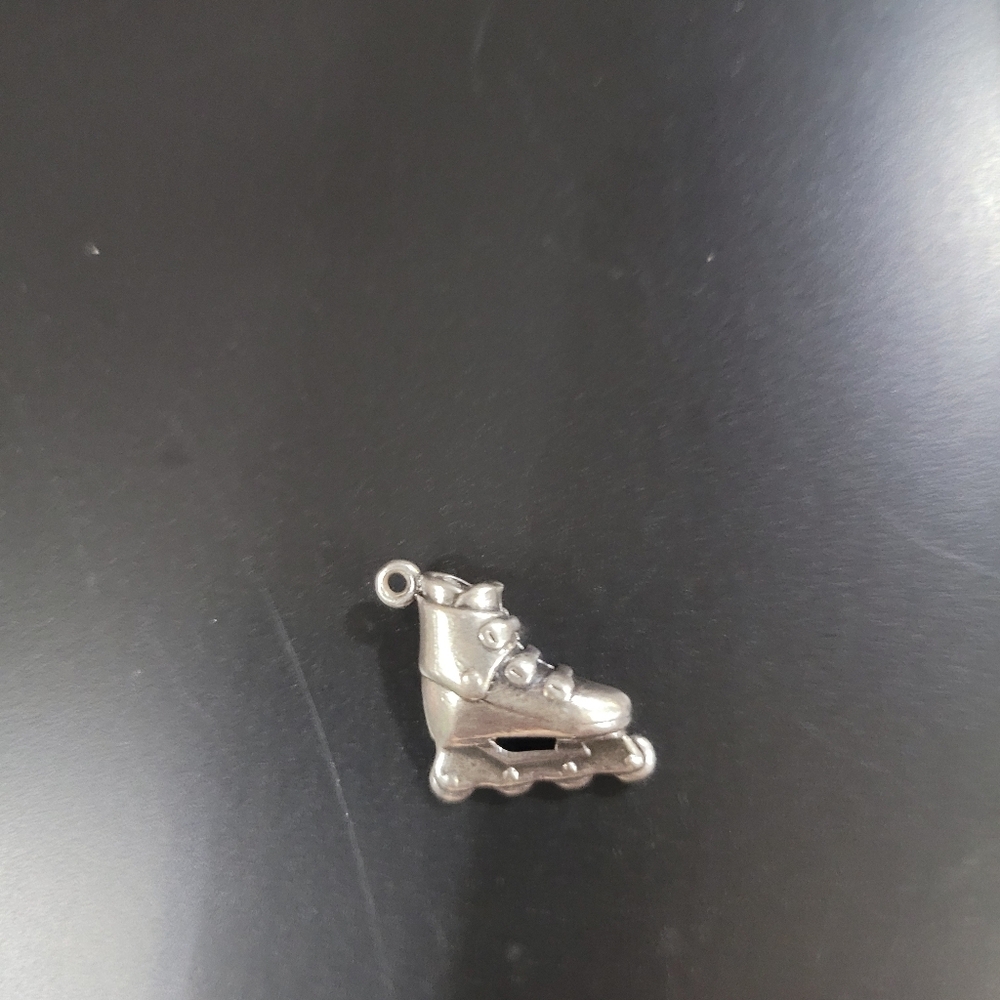 Retired James Avery Roller Skate Charm